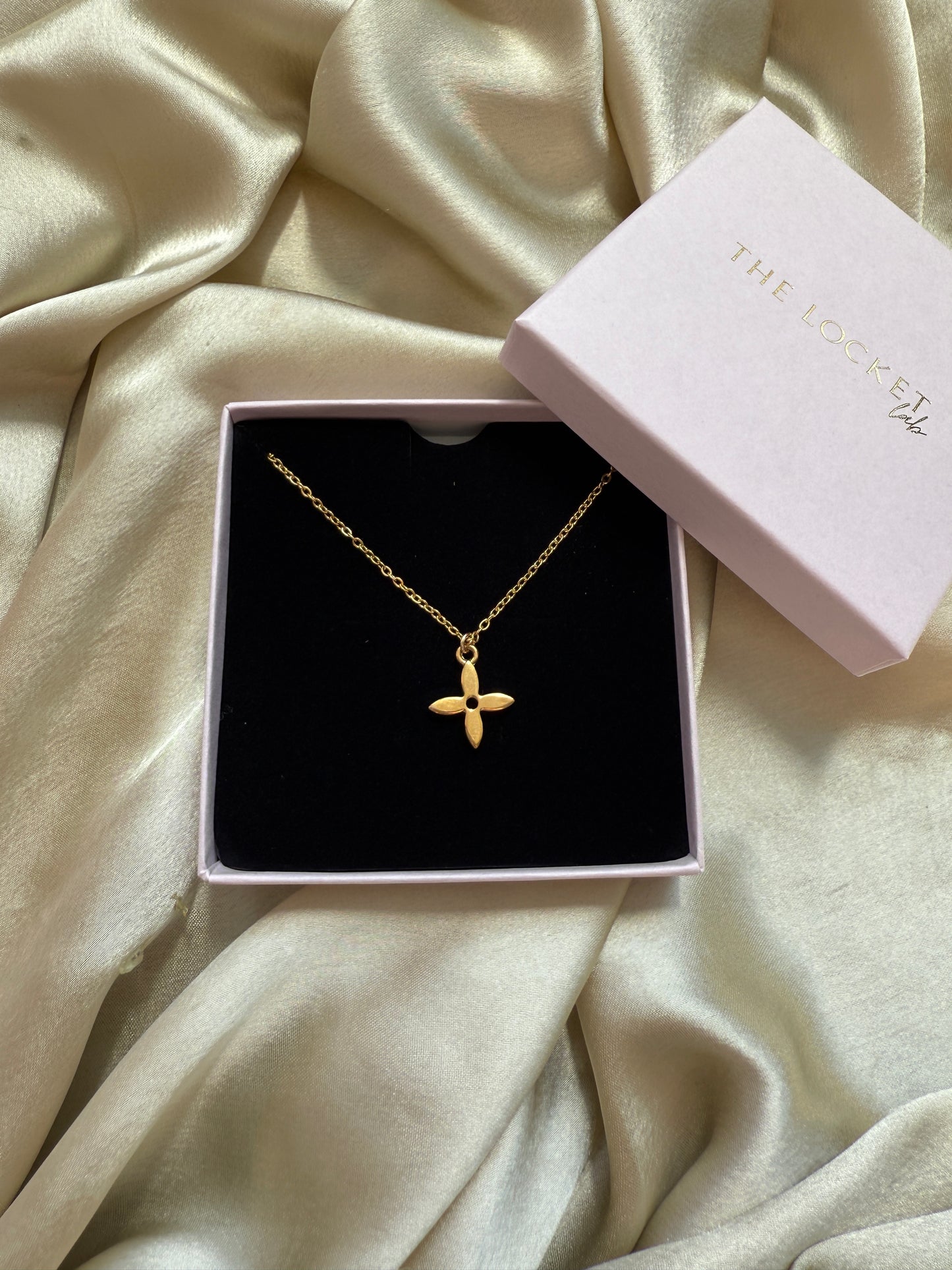 Authentic Reworked Necklace - Big Diamond Flower