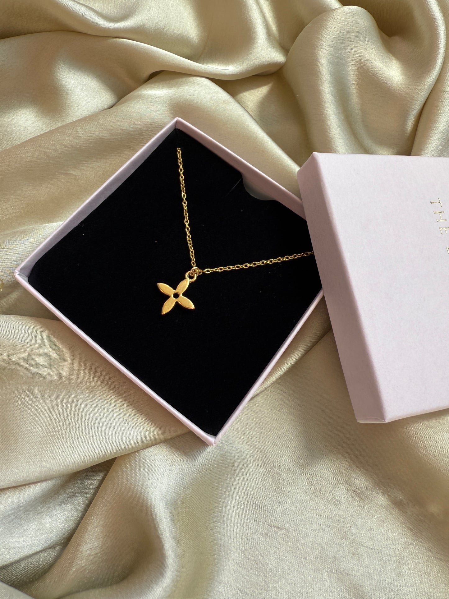 Authentic Reworked Necklace - Big Diamond Flower