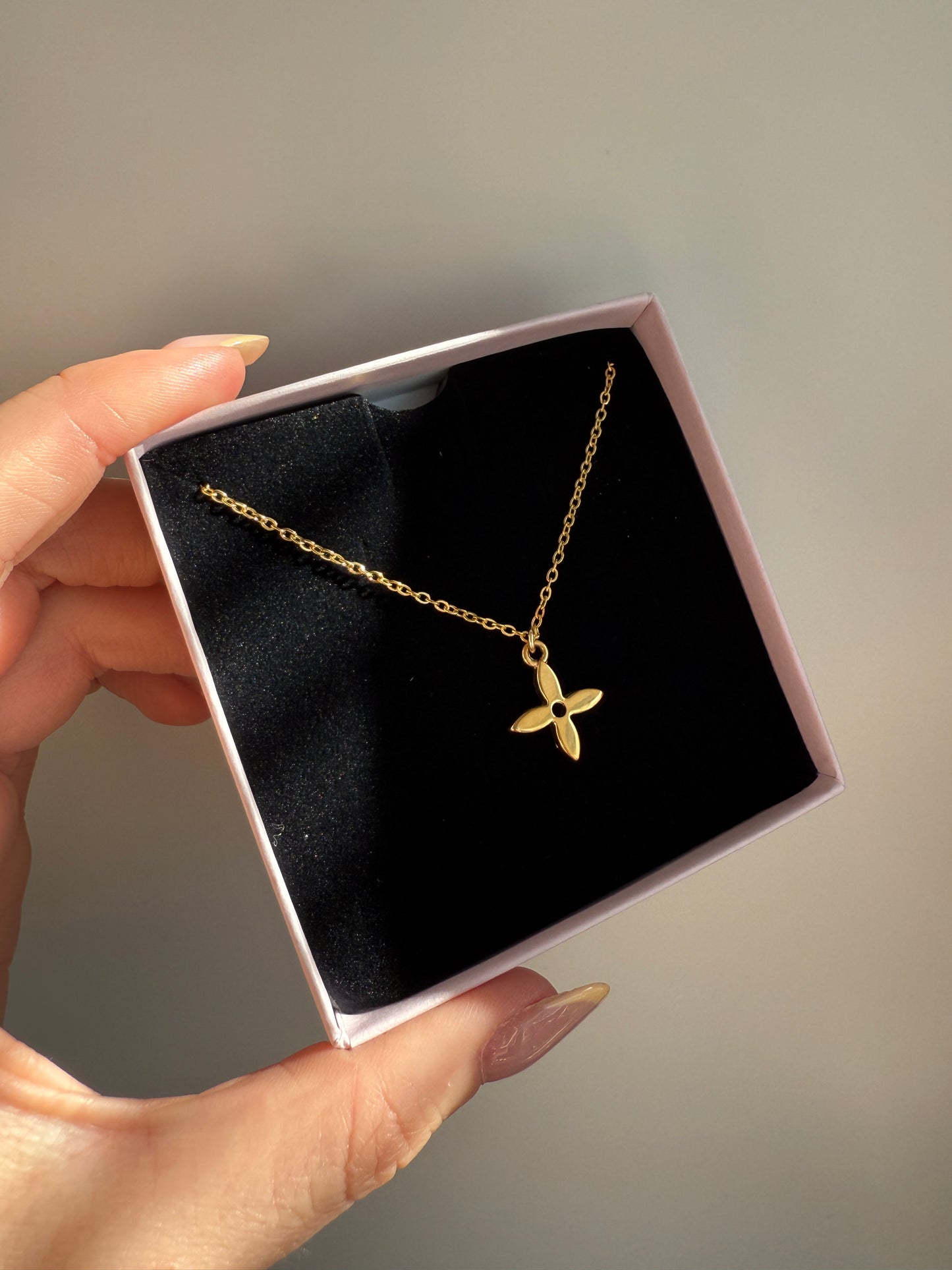 Authentic Reworked Necklace - Big Diamond Flower