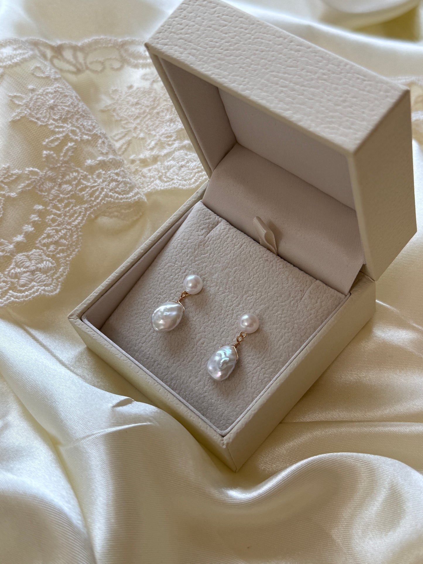 Lola Bridal Earrings