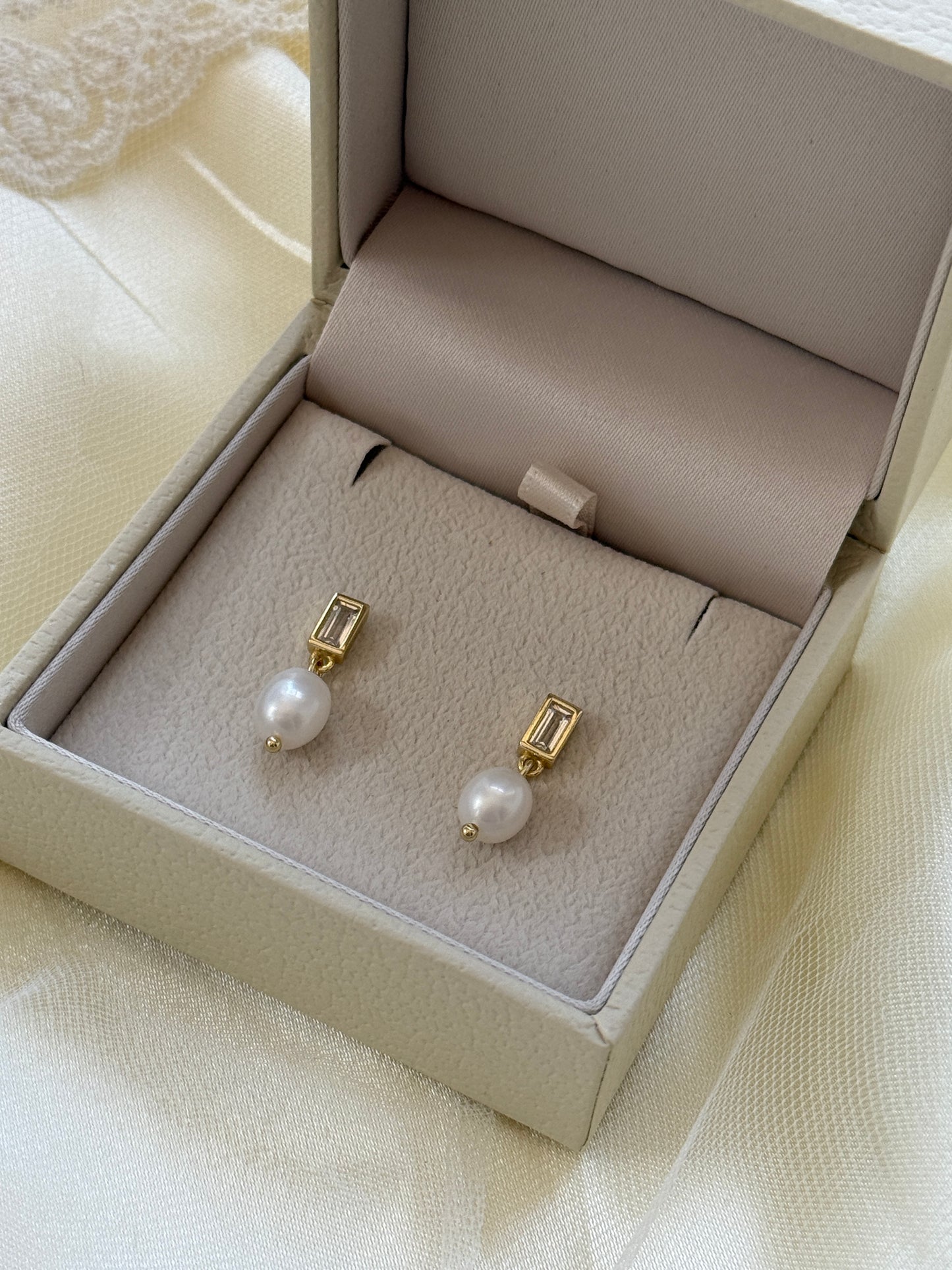 Emily Gold Bridal Earrings