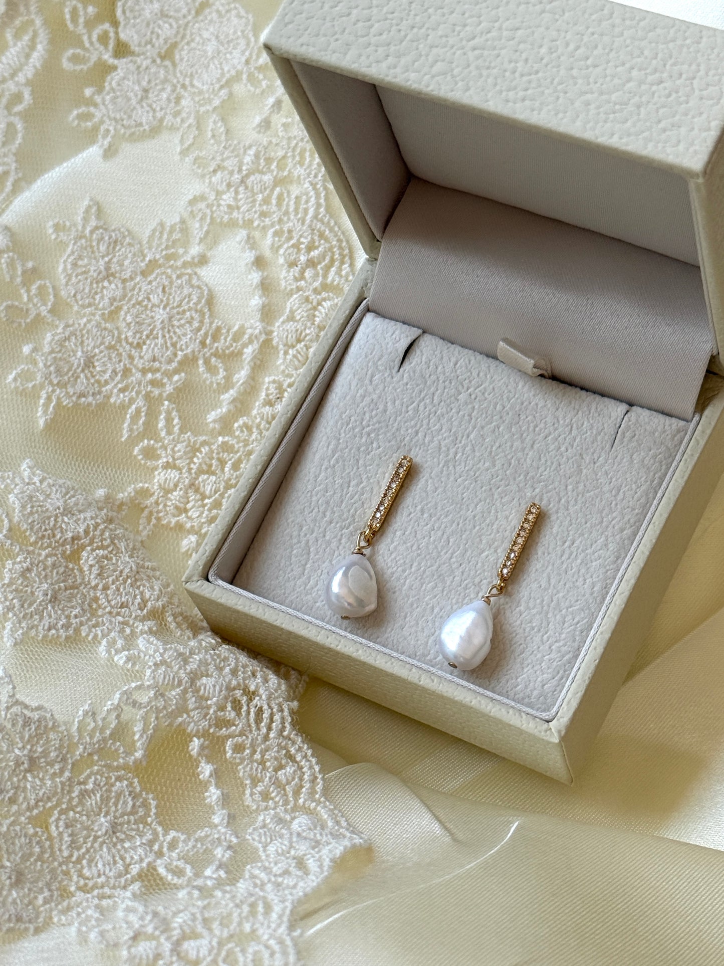 Lily Bridal Earrings