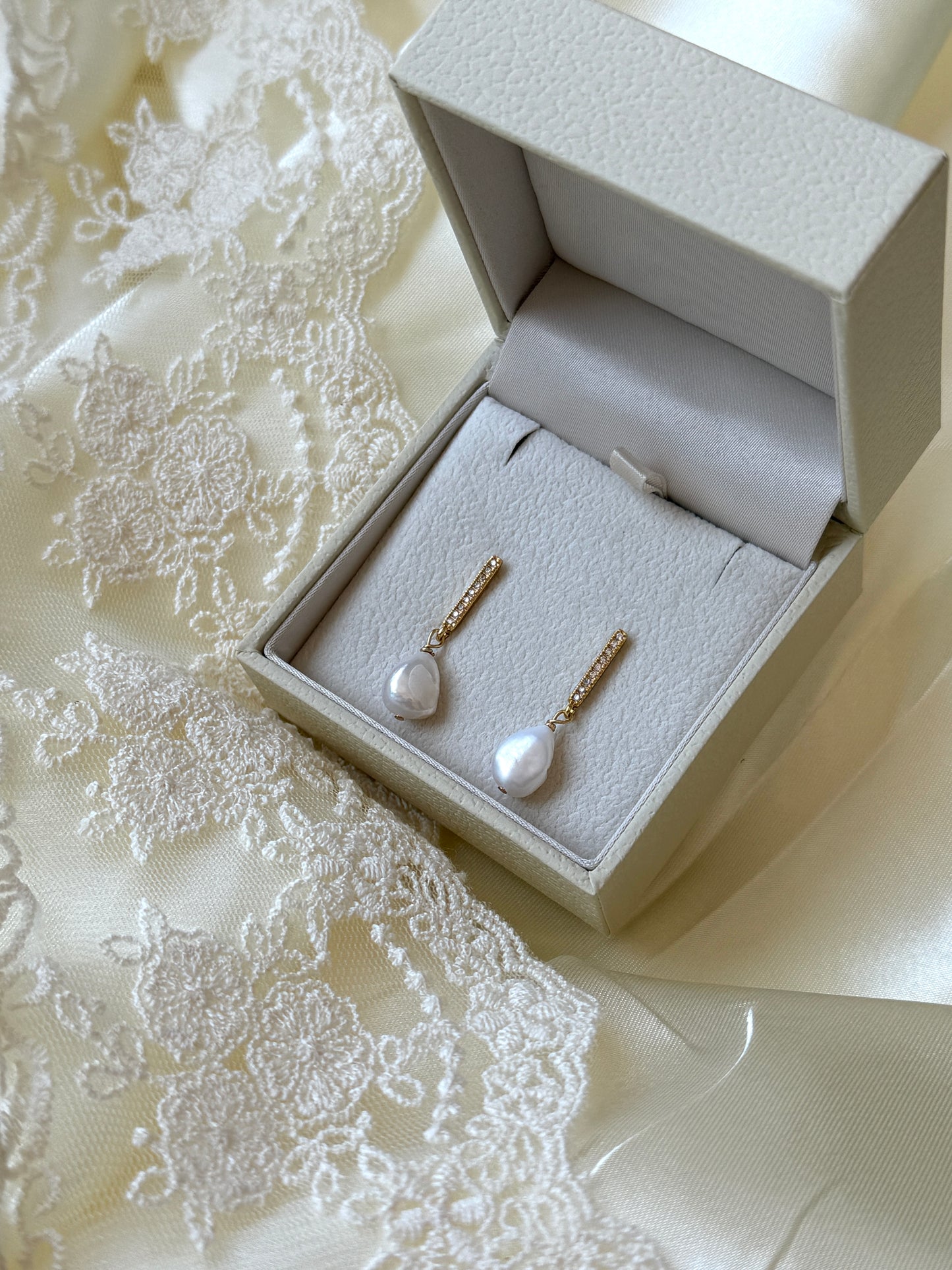 Lily Bridal Earrings