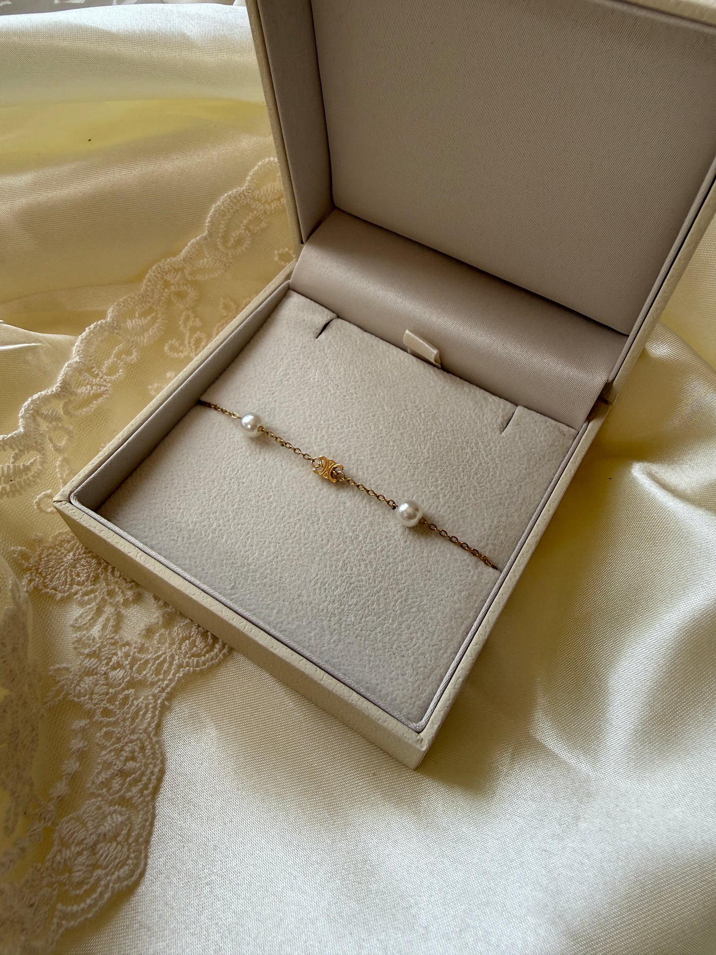 Authentic Reworked Mini Delicate Pearl Bracelet