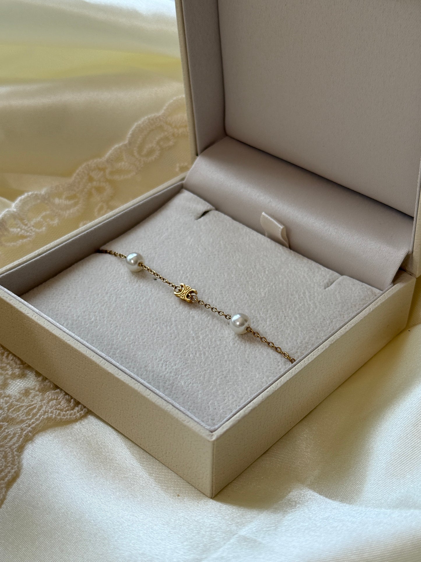 Authentic Reworked Mini Delicate Pearl Bracelet