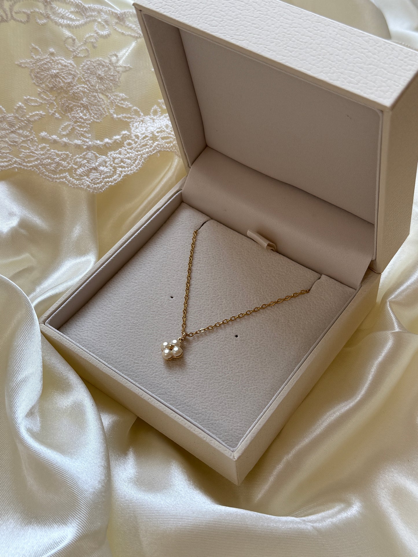 Authentic Reworked Necklace - Pearl Flower