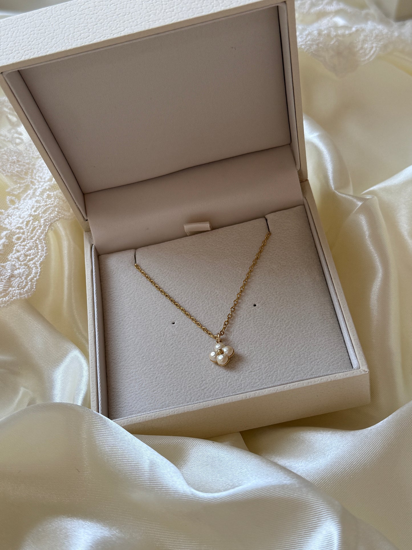 Authentic Reworked Necklace - Pearl Flower