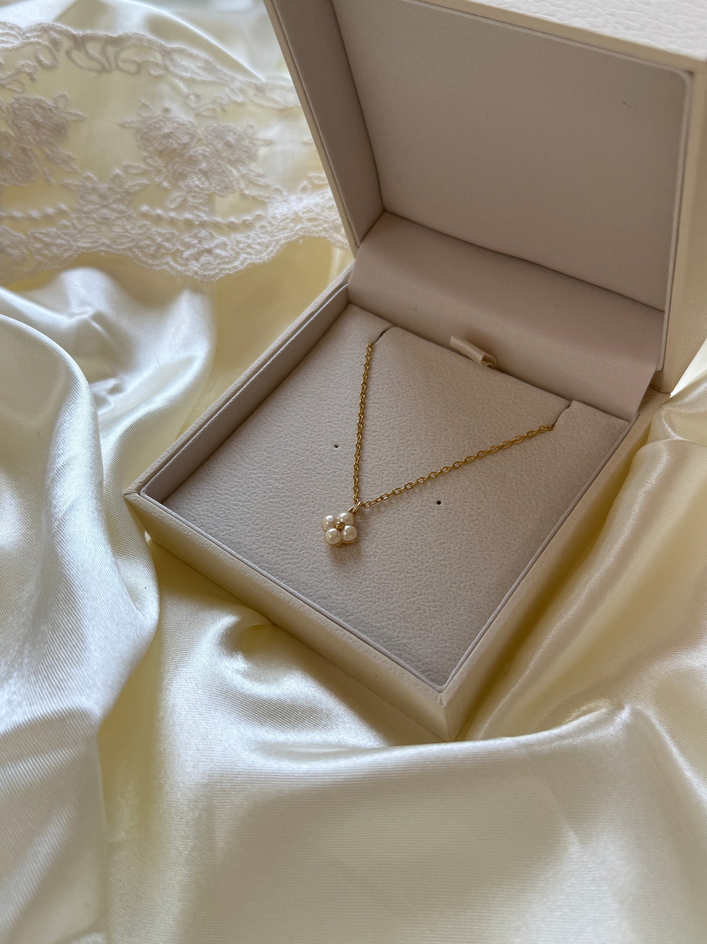 Authentic Reworked Necklace - Pearl Flower