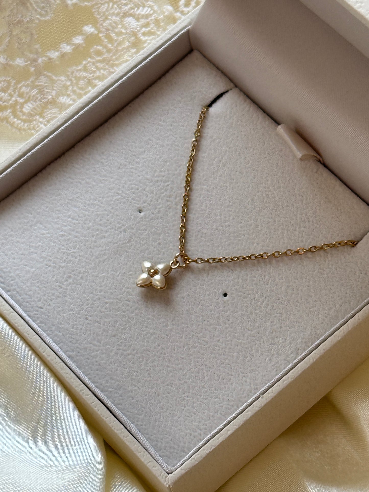 Authentic Reworked Necklace - Pearl Flower 2
