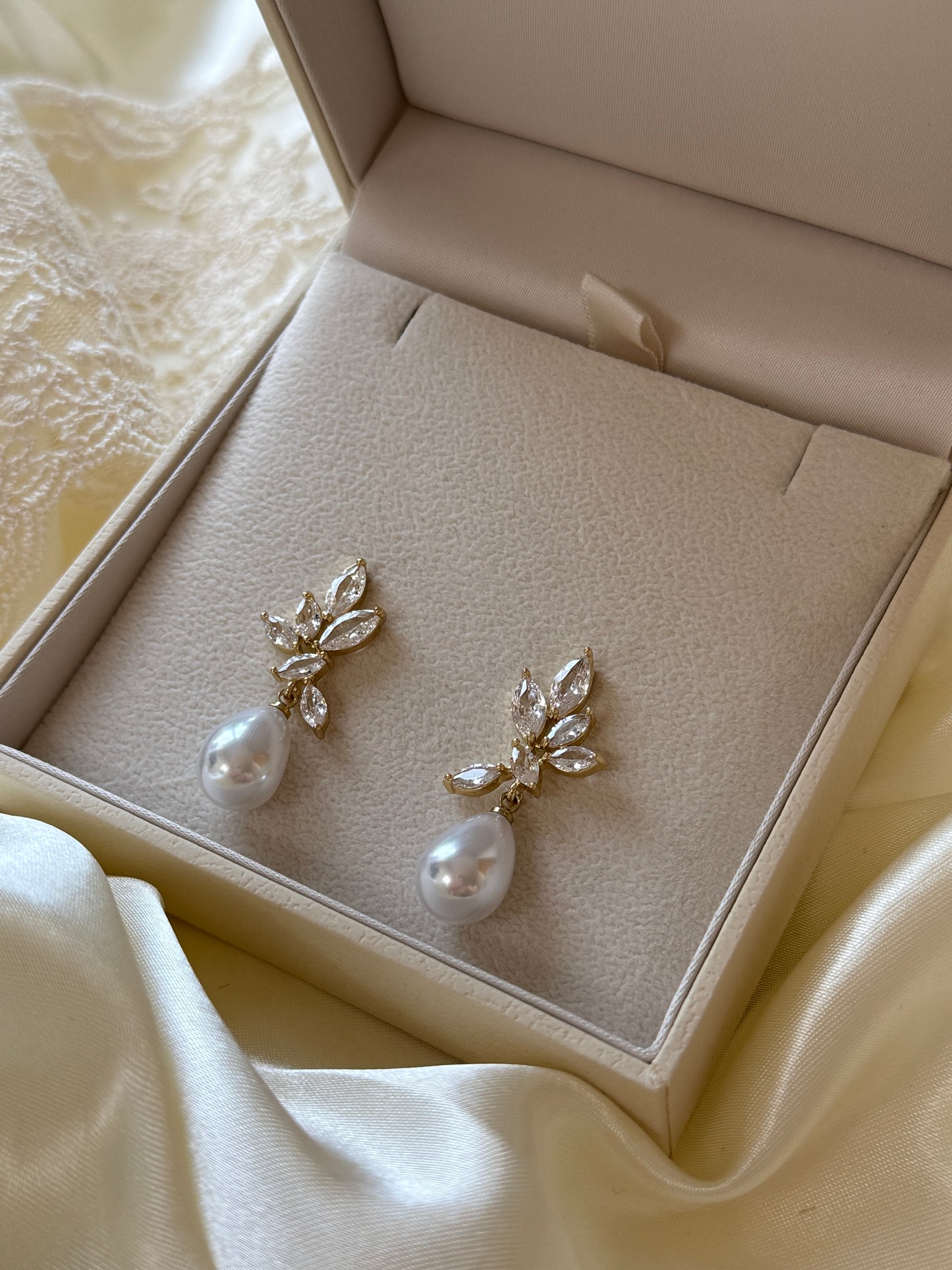 Ellie Bridal Earrings