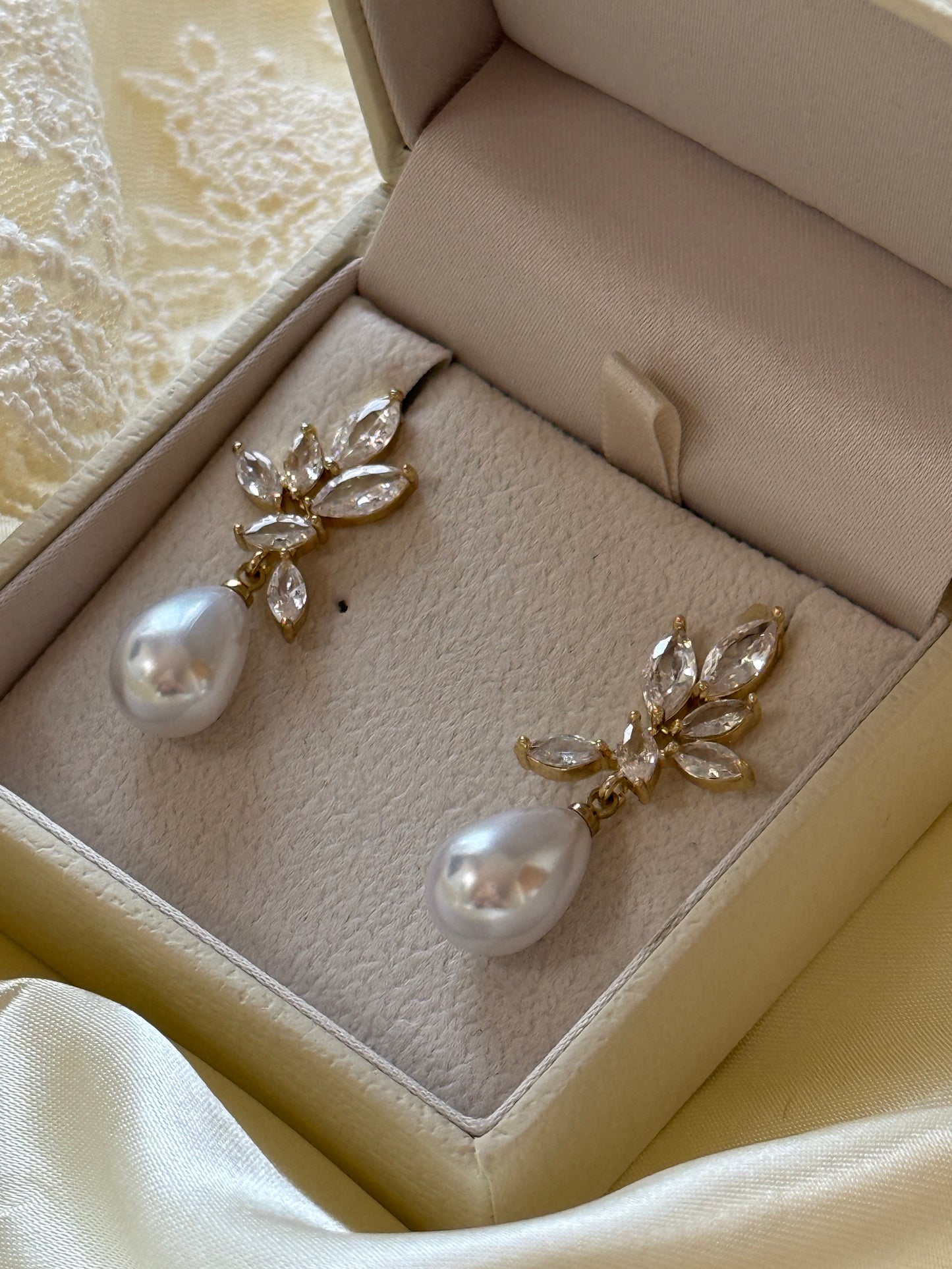 Ellie Bridal Earrings