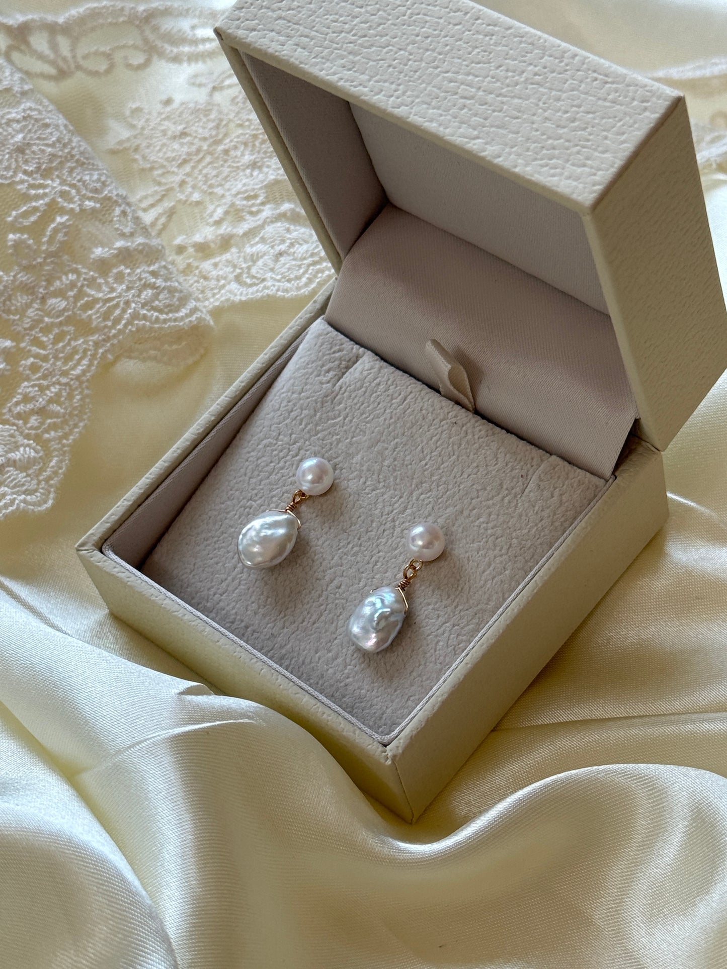 Lola Bridal Earrings