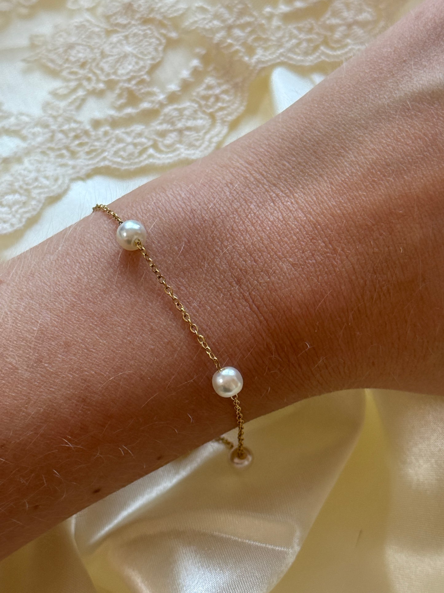 Mini Delicate Pearl Bridal Bracelet
