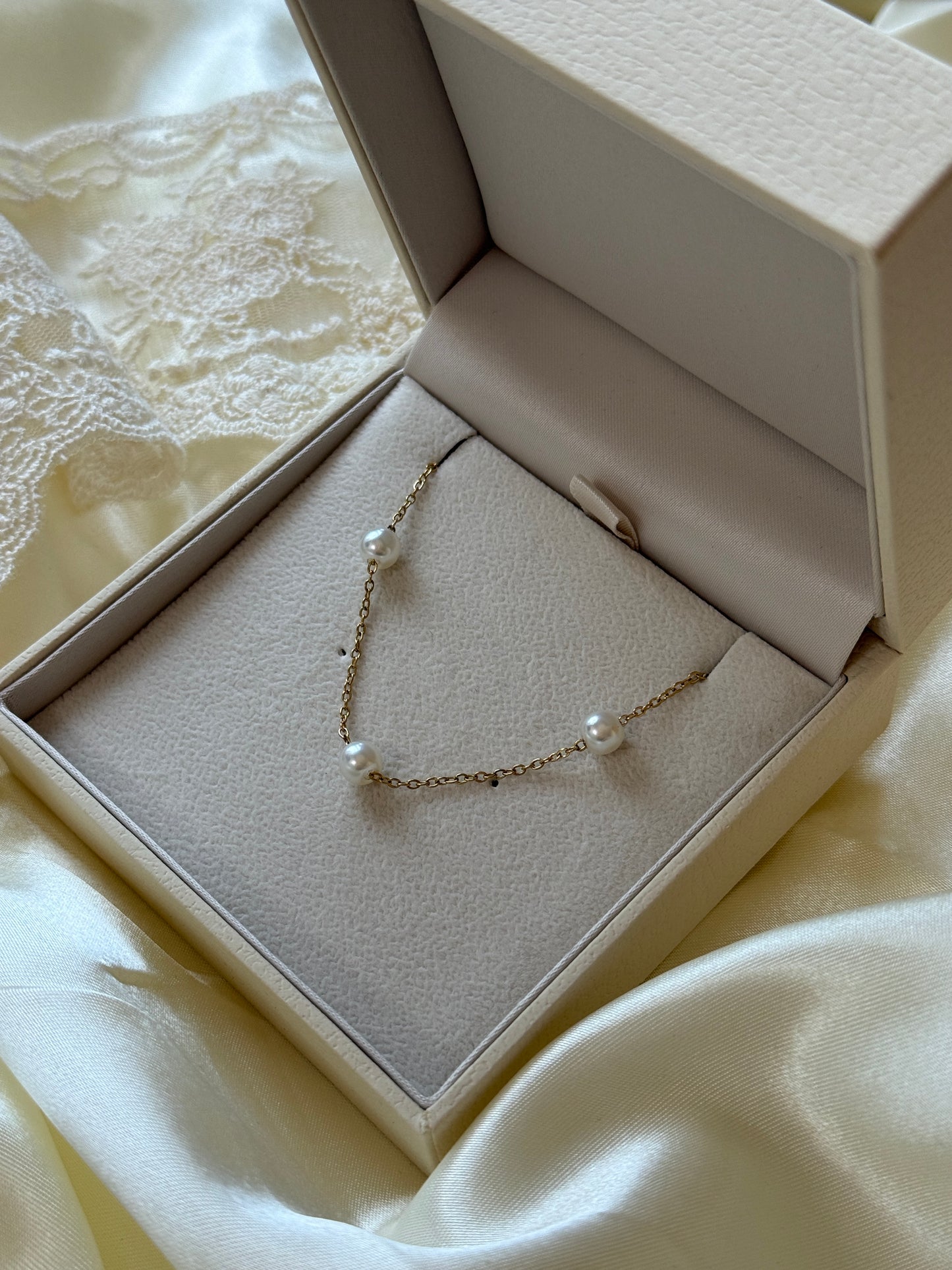 Mini Delicate Pearl Bridal Bracelet