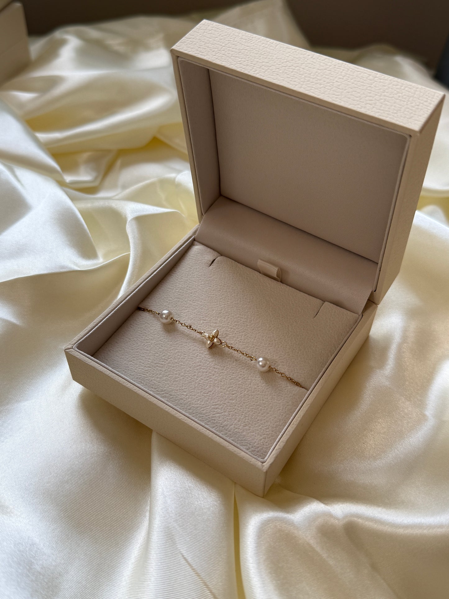 Authentic Reworked Mini Delicate Pearl Flower Bracelet